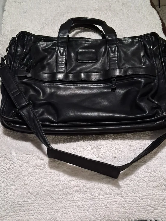 Tumi Black Leather Briefcase Messenger Bag for Men