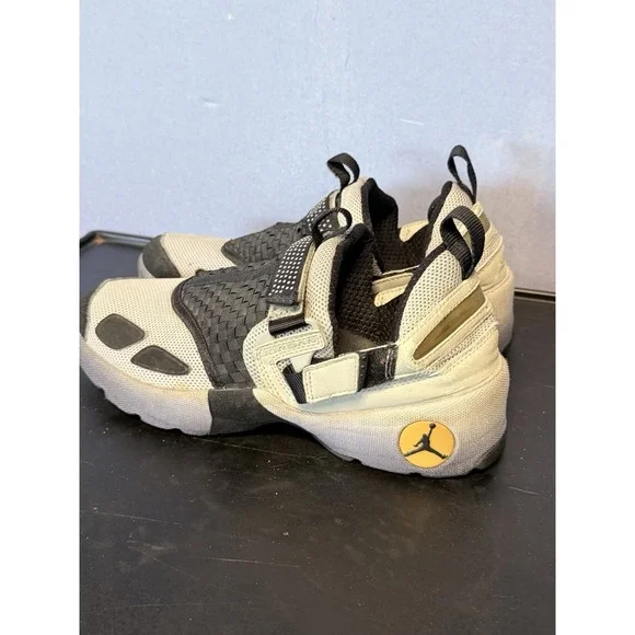 Air Jordan Trunner LX 'Black Neutral Grey' 136040-001 Vintage 2000