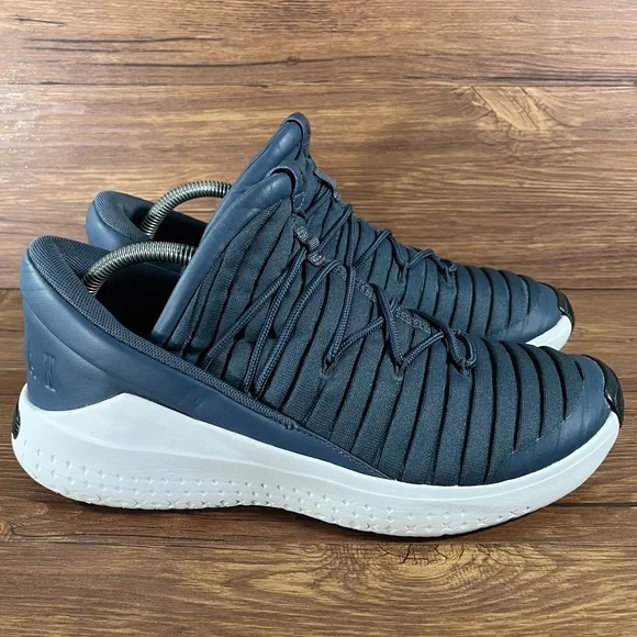 Jordan Flight‎ Luxe Basketball Shoes Men’s Size 10 Athletic Sneakers