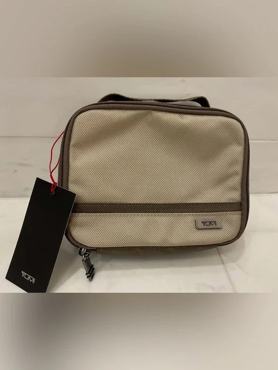 NEW TUMI Zippered CUBE TRAVEL POUCH - Cosmetic Bag - TONAL SAND