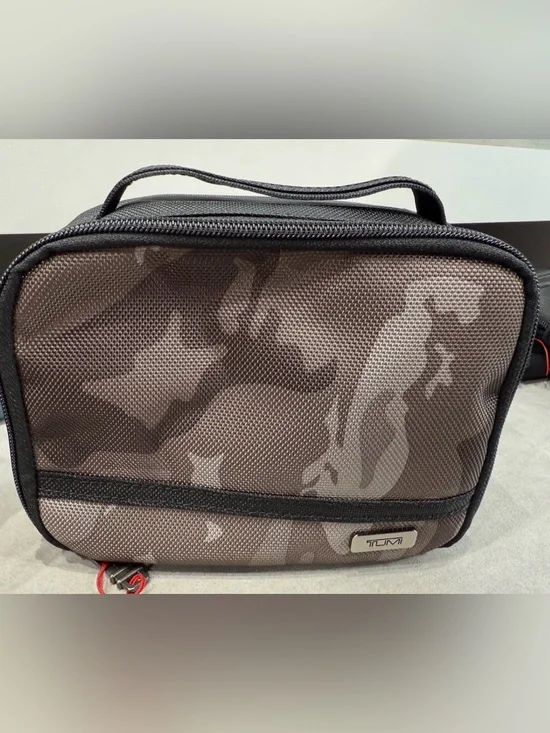 NEW TUMI Zippered CUBE TRAVEL POUCH - Cosmetic Bag - CITY CAMO w/ BLACK