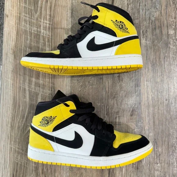 Nike Air Jordan 1 Mens 7.5 Special Edition Mid Yellow Toe 852542-071 Excellent