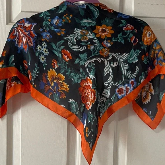 VTG SAKS FIFTH AVENUE SILK SCARF