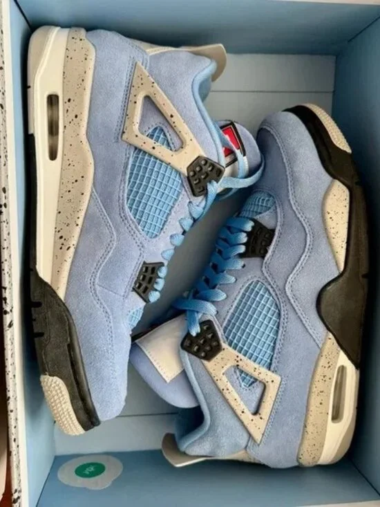 Air Jordan 4 - Retro University Blue & Black