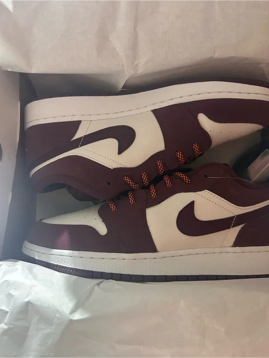 Jordan Low-Top Sneakers - Burgundy and White