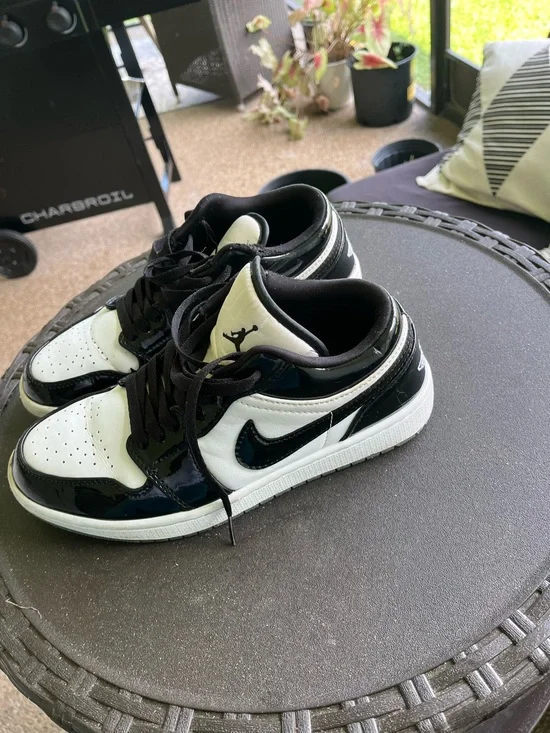 Jordan Low-Top Sneakers in Black and White Patent leather