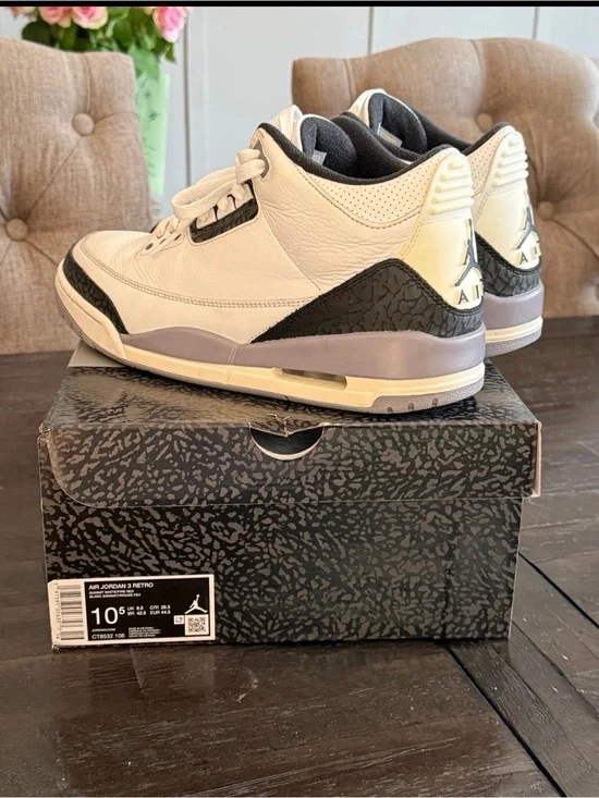 Air Jordan 3 Retro Cement Grey. Men’s 10.5. pre-owned, worn.