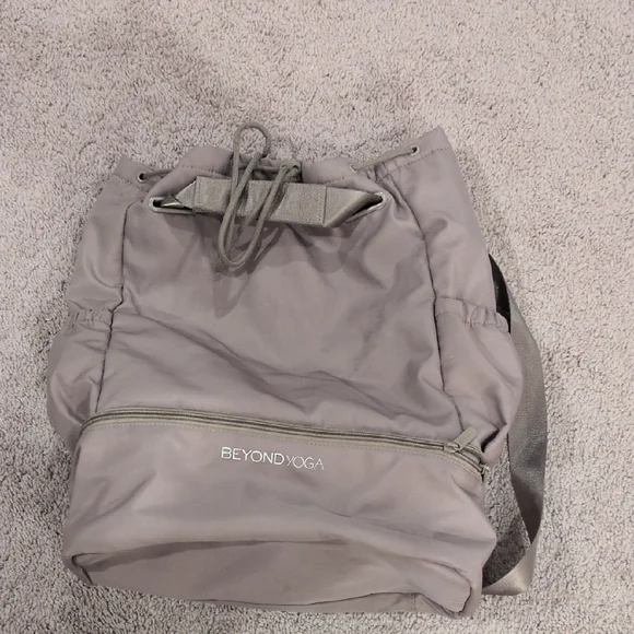 Beyond‎ Yoga Light Gray Drawstring Backpack