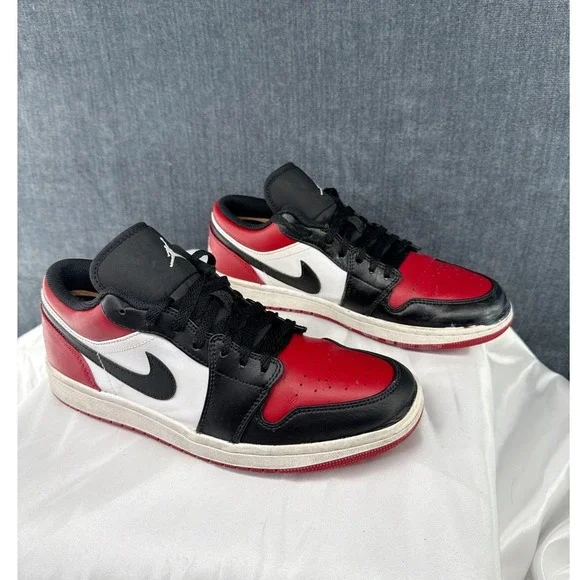 Nike Air Jordan 1 Low Bred Toe Men's Size 10 Black Red White Leather Sneakers