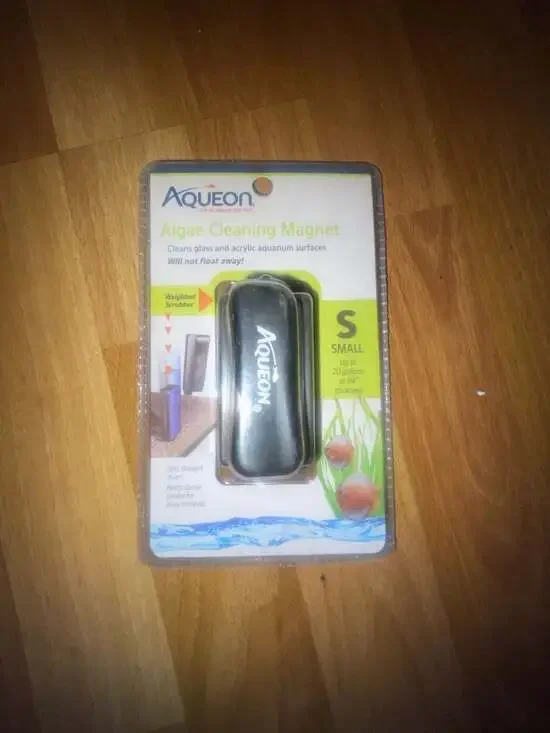 Aqueon Algae Cleaning Magnet, Small, for Glass and Acrylic Aquariums up to 20 Ga