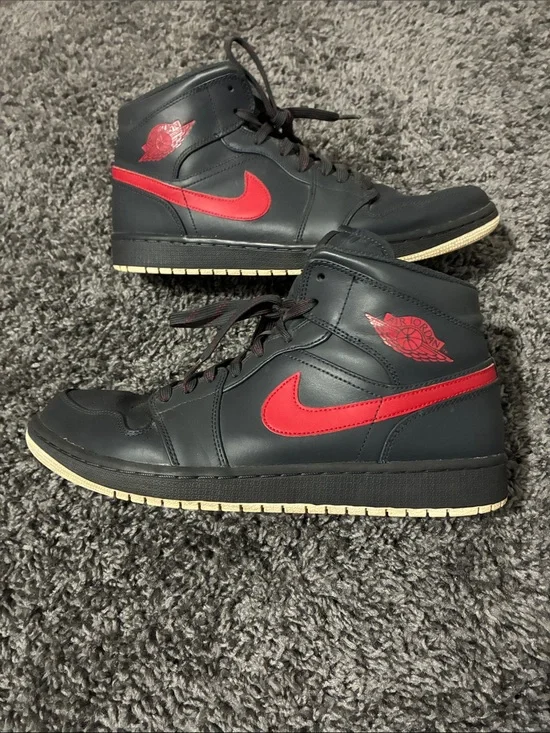 Jordan 1 mid