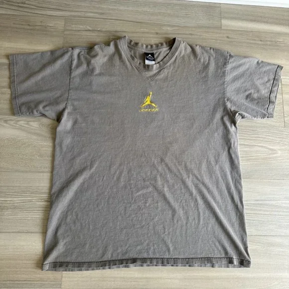 Nike‎ Air Jordan Embroidered Jumpman Logo T-Shirt Vintage Gray Yellow Size XL