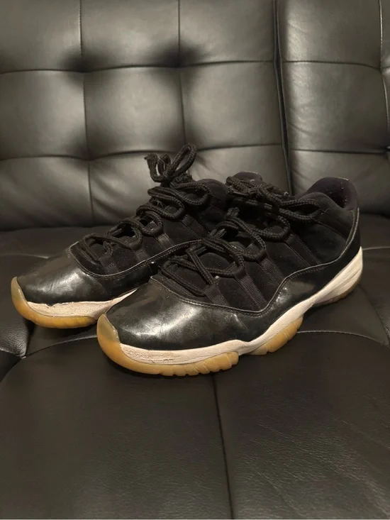Jordan 11 Low Baron