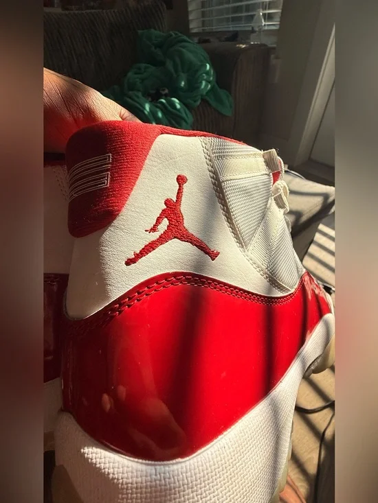Jordan Air 11 Cherry