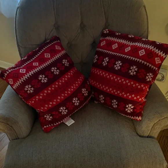 Set of 2 red & white Christmas throw pillows