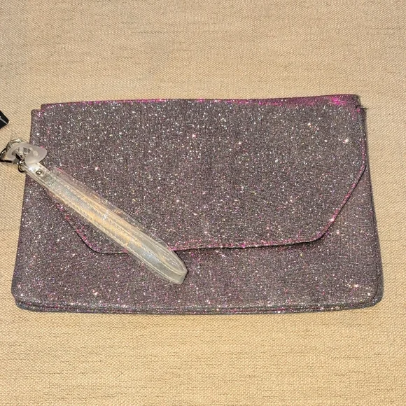 No Boundaries Glittery Silver Clutch