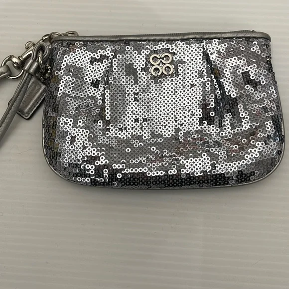 COACH SILVER SEQUIN WRISTLET WOMES SIZE S