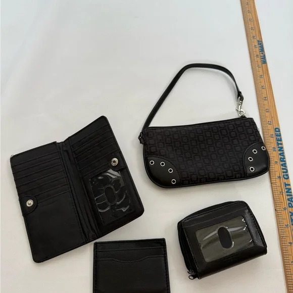 Black Wristlet and Wallet lot4 pieces total checkbook card‎ holder