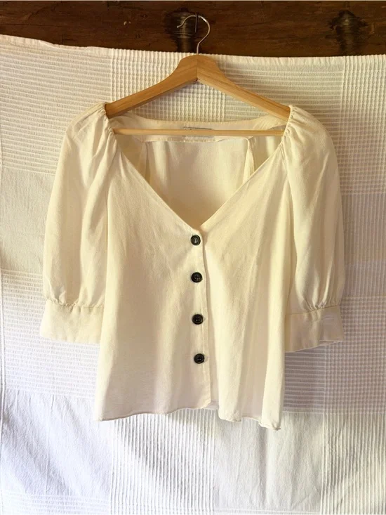 Zara Cream V-Neck Button Front Blouse