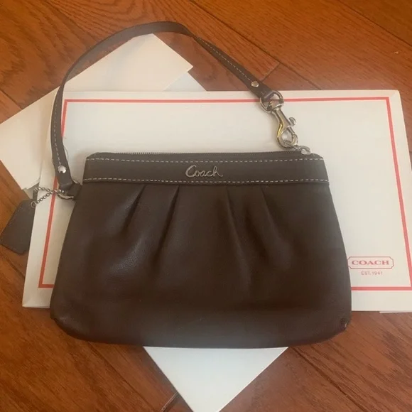 Coach Vintage Brown Leather Wristlet