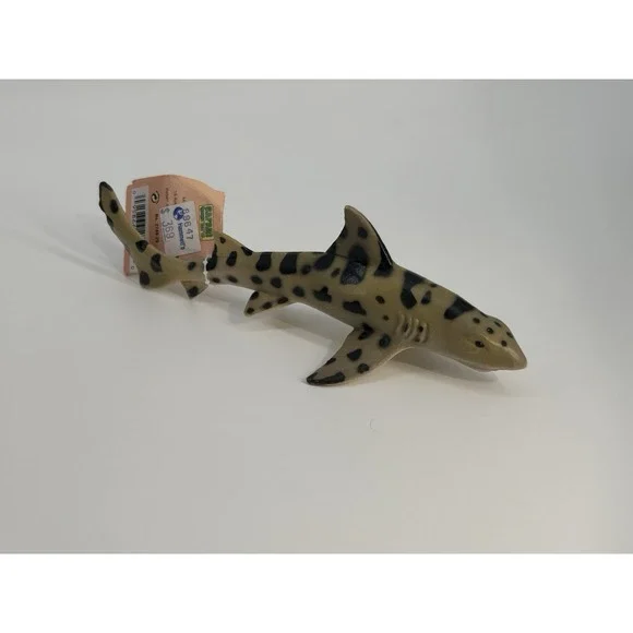Vintage 1996‎ Safari Ltd Leopard Shark Animal Figure Toy NWT