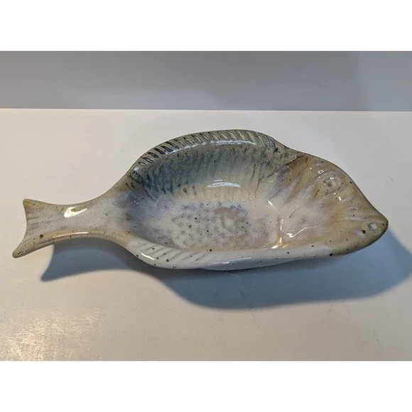 Nedza Signed Fish Pottery‎
