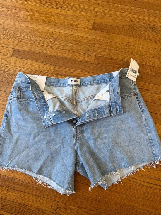 NWT AGOLDE Parker long - Light Wash Frayed Hem Denim Shorts