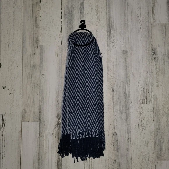 🧡Nwt Banana Republic Chevron Scarf