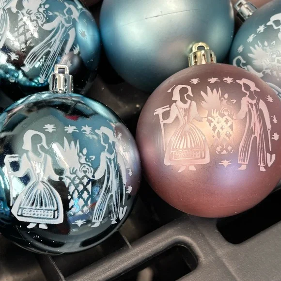 Pyrex inspired Amish Butter print Ornaments This is for 1 ornament blue or‎ pink