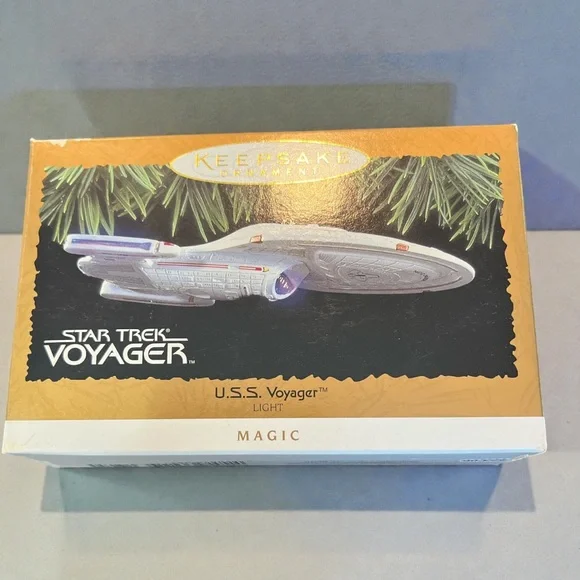 Hallmark Star Trek Voyager USS Voyager Magic‎ Light Ornament