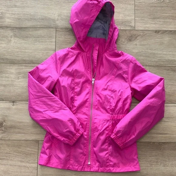 GAP Vibrant Pink hooded Raincoat for girls size XLarge