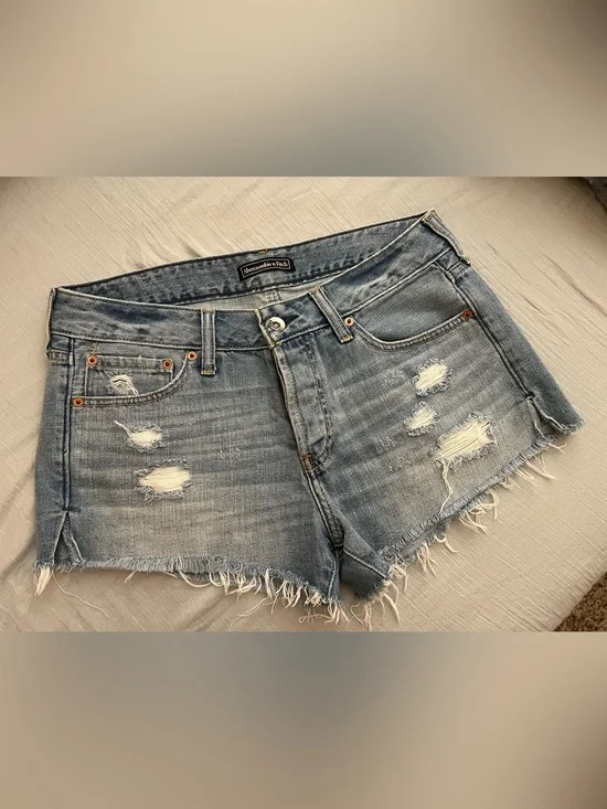 Abercrombie Denim shorts size 28