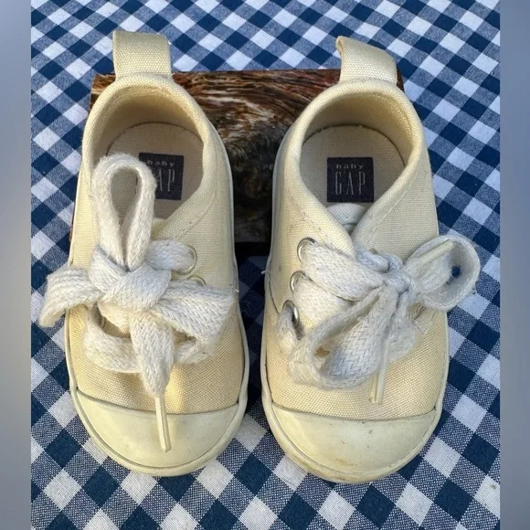 Baby Gap Toddler Low Top Sneakers - size 3