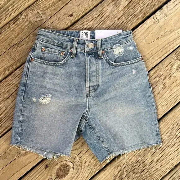 BDG Women's 90's Long Inseam Short Denim Light Wash Size 24