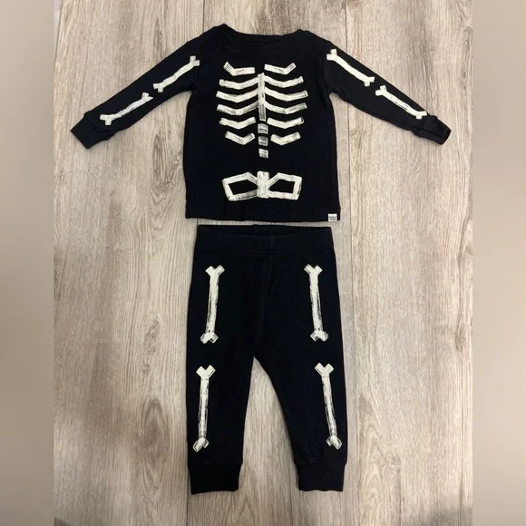 Gap 6-12 Month Skeleton Pajamas