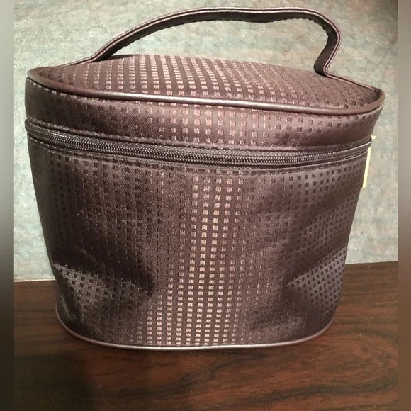 Estelle Lauder cosmetics case