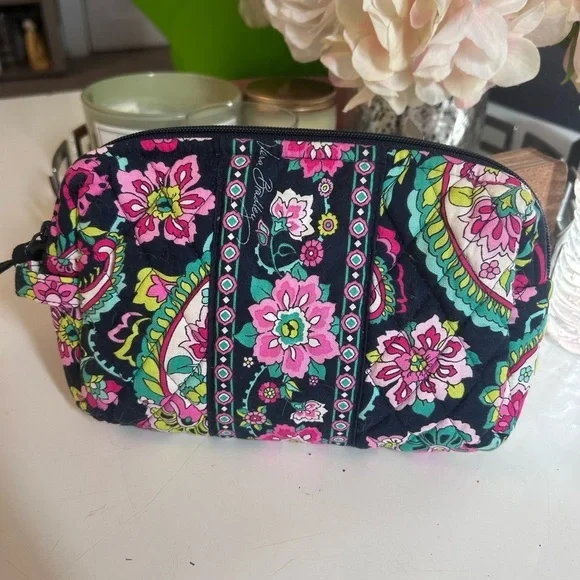 Vera Bradley Floral Patterned cosmetic bag, 010