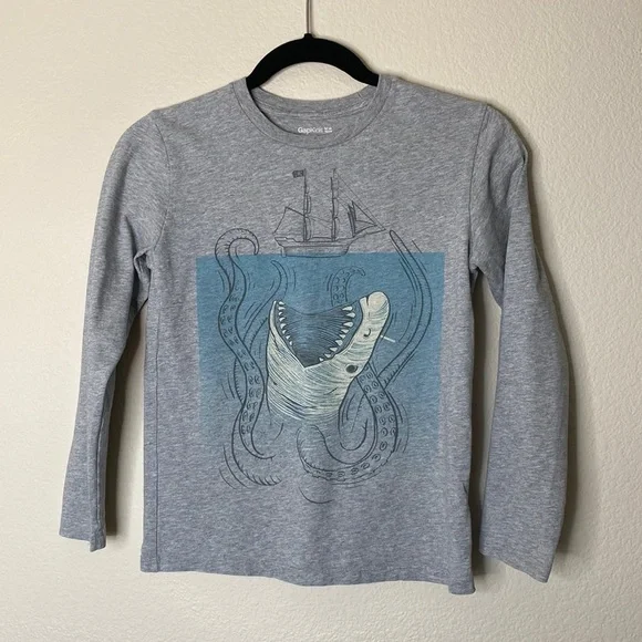 Gap long sleeve kids shirt size 8 eight shark grey VGUC