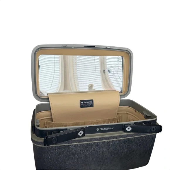 Samsonite Vintage Profile II Train Case Gray Luggage
