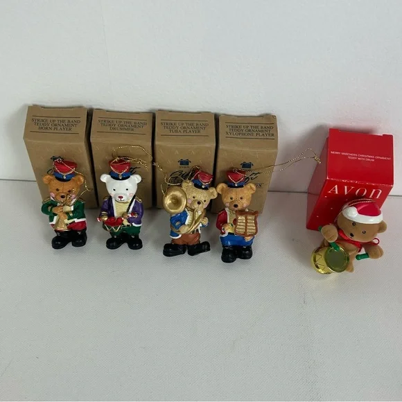 Avon VTG Set of 4 