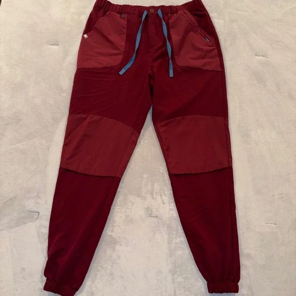 Disney x FIGS Mickey Scrub Pants Joggers Burgundy Maroon M20SW2022 Mens Medium