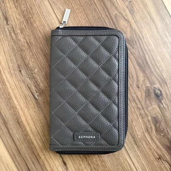 Sephora Quilted Grey Faux Leather Makeup Brush Travel Organizer Case Zip Around