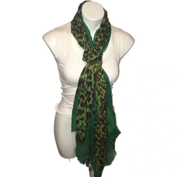 NWT Cynthia Rowley green leopard print scarf