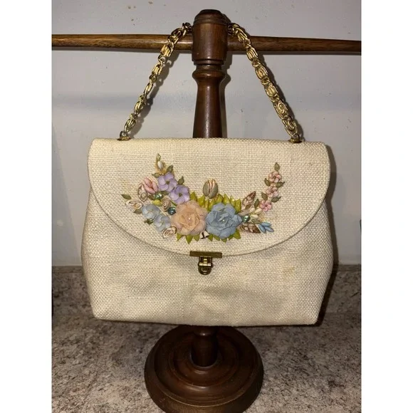 Vintage‎ Handbag Gold Chain Twist Lock Shells And Flowers 1960's 9