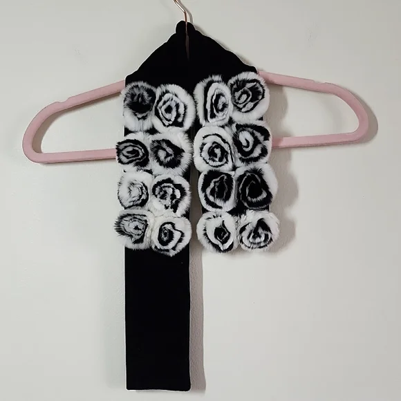 Luxury Genuine Black White Rosette Rabbit Fur Pull Through Neck Scarf 30 Inch