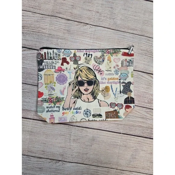 Taylor Swift All Over Graphic Print‎ Makeup Canvas 9x7 Cosmetic Pouch NEW