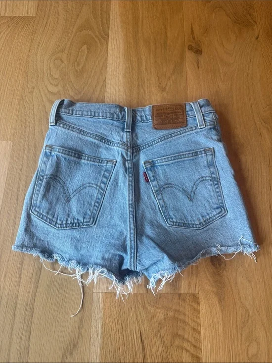 Levi's Ribcage Shorts in light denim wash