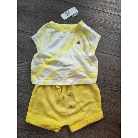 Baby gap outfit 0-3 mos