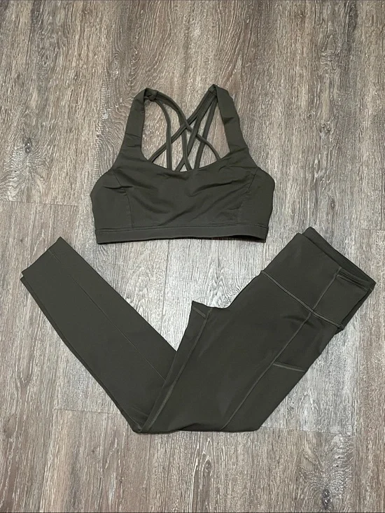 GUC Lululemon Matching Dark Olive Set. Size 6