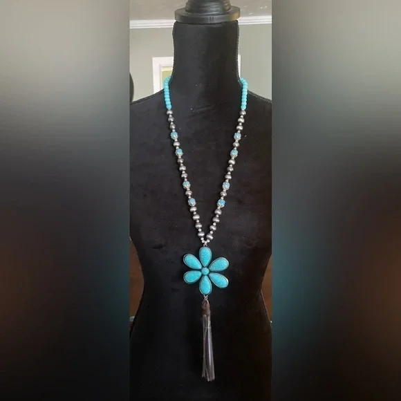 Emma Womens Turquoise flower with suede tassel & matching earring jewelry set
